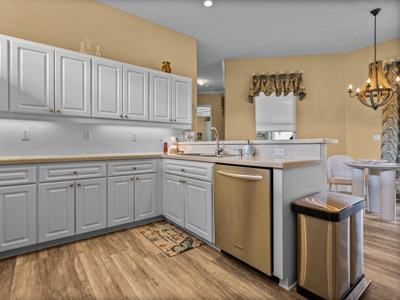 12413 WOODLANDS CIR