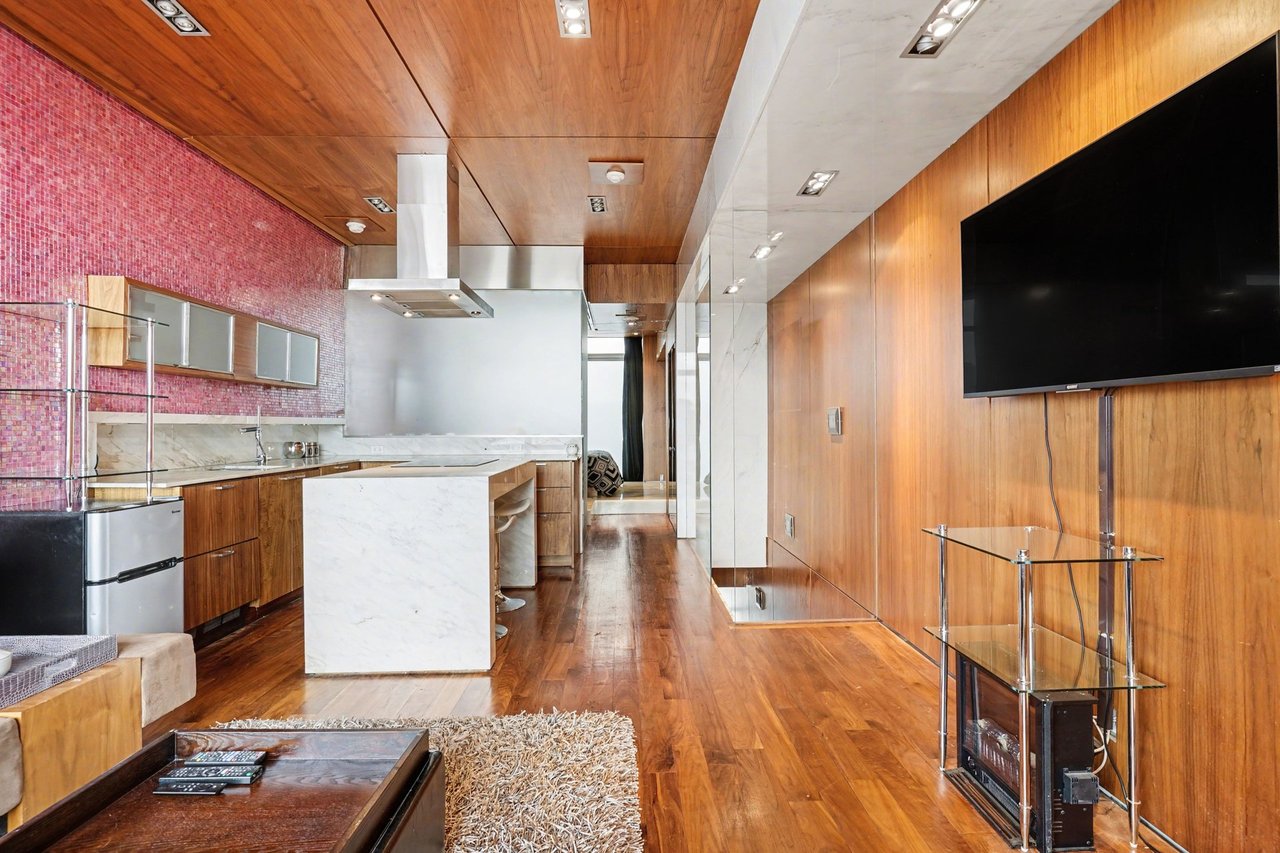 388 Richmond Street West, Suite 519