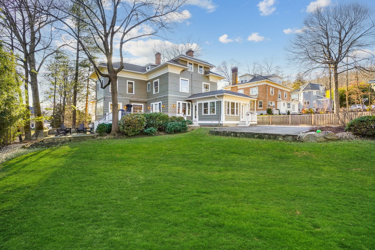 51 Curtis Pl