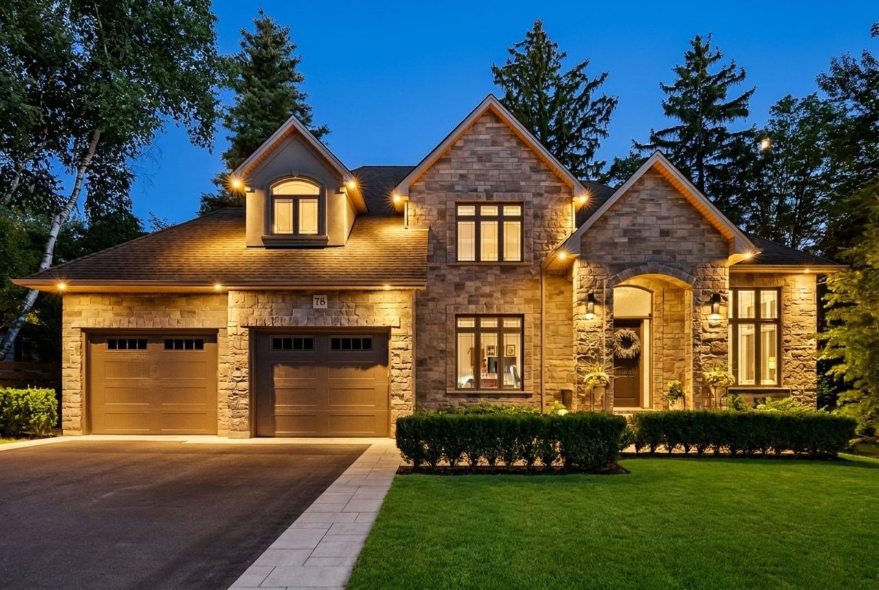 Luxury Custom Bungaloft