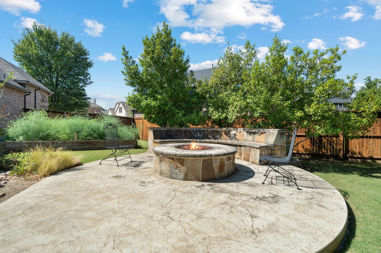 8628 Silverleaf Cir,