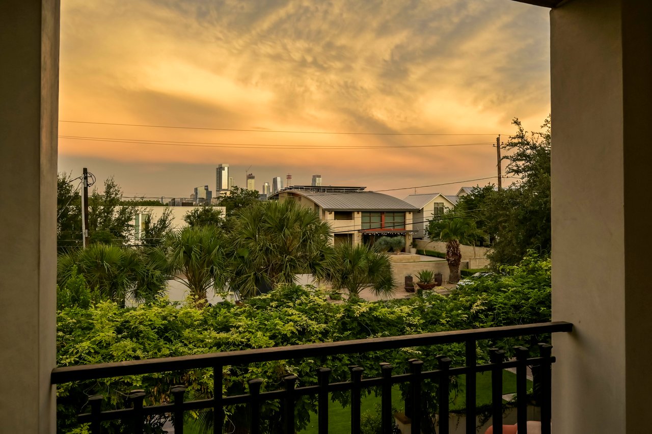 1308 Meriden Lane