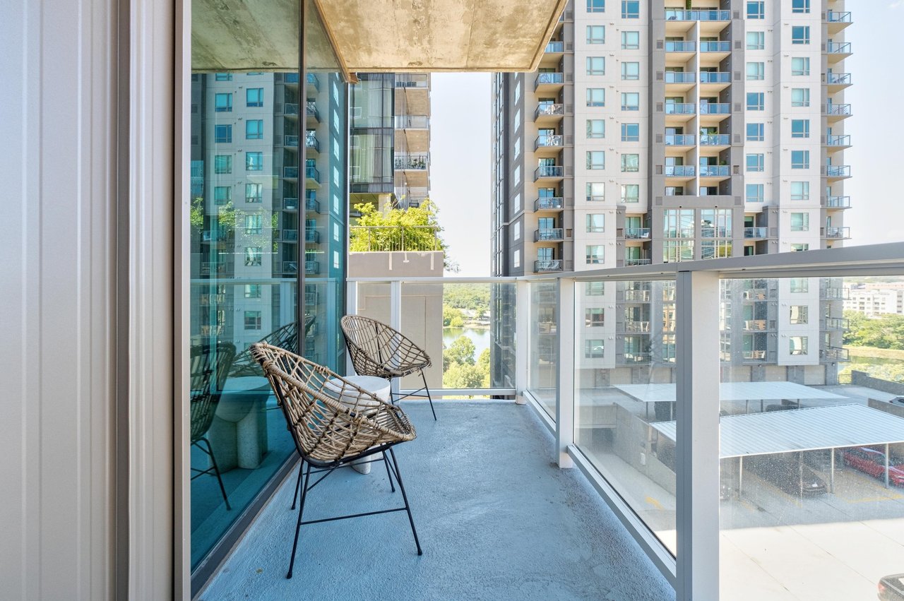 48 East Avenue #1310