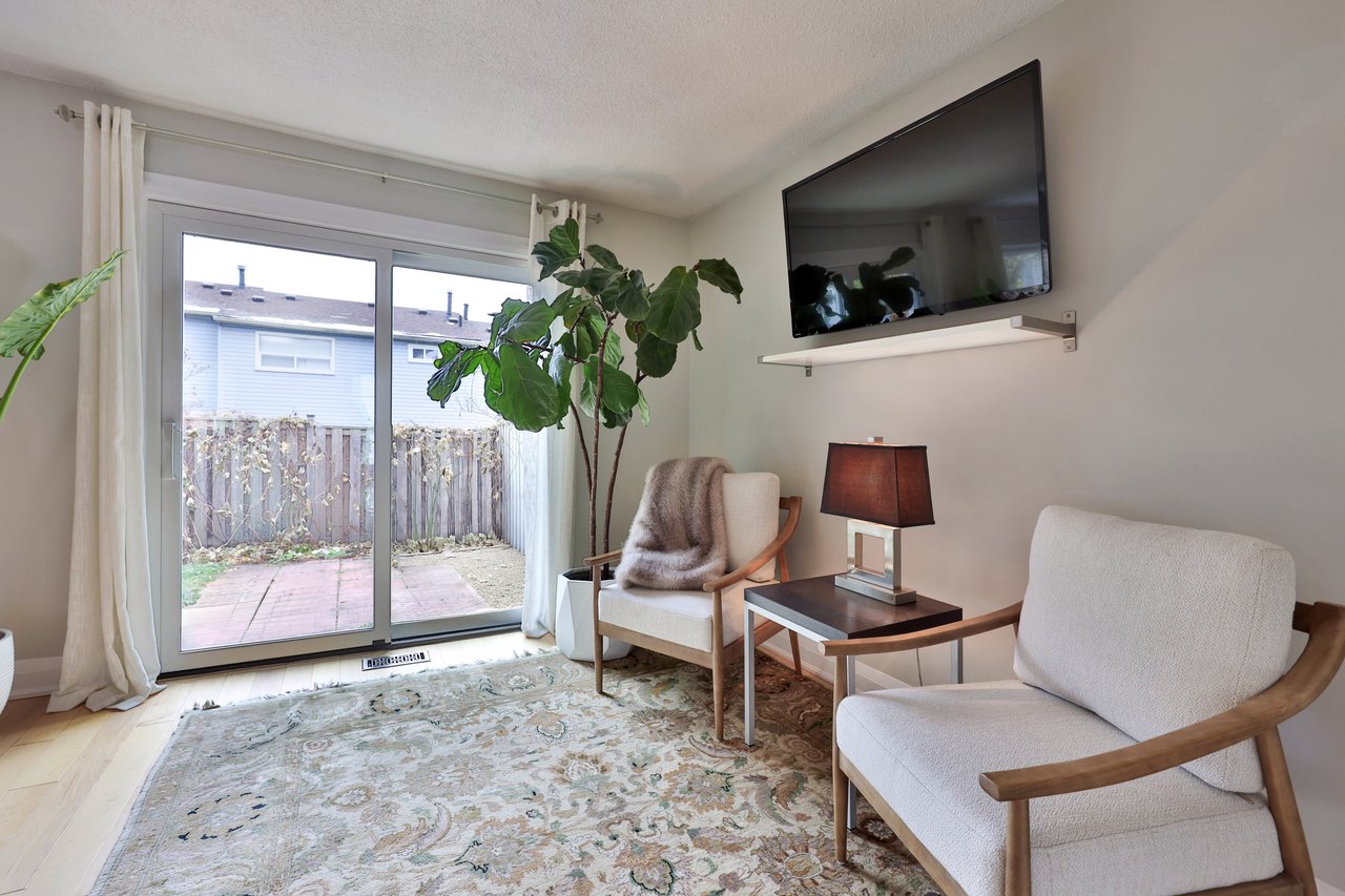 83-1055 Shawnmarr Road, Mississauga