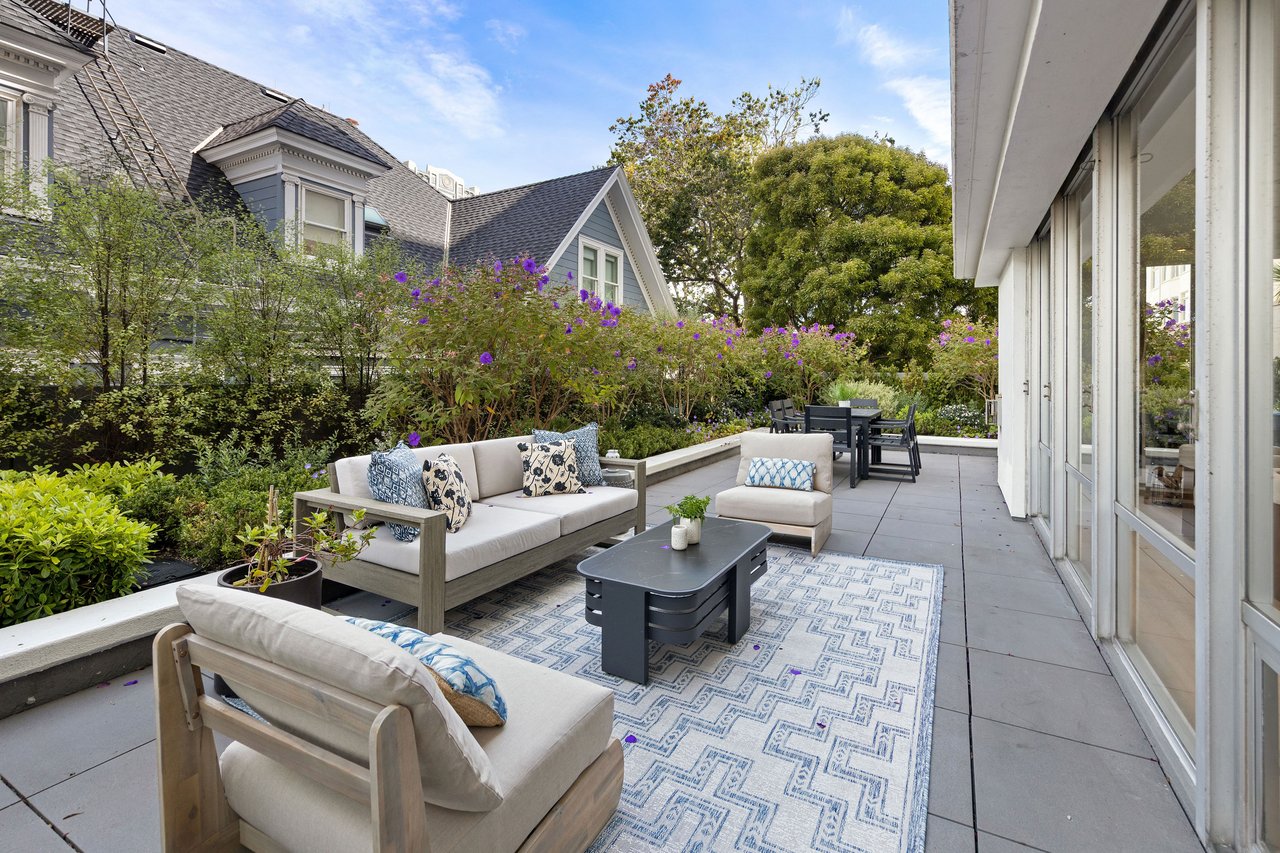 Indoor Outdoor Living at 1998 Broadway