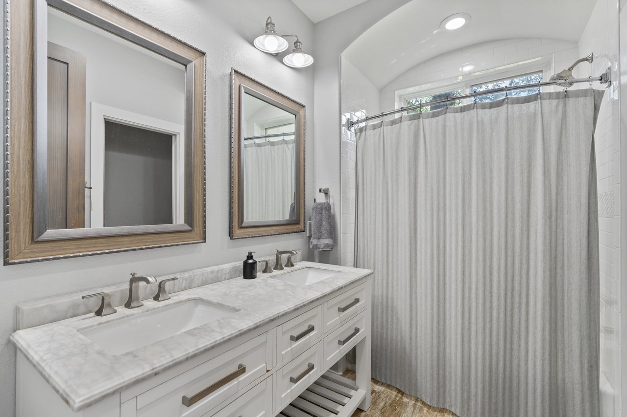 1457 Avenida High View
