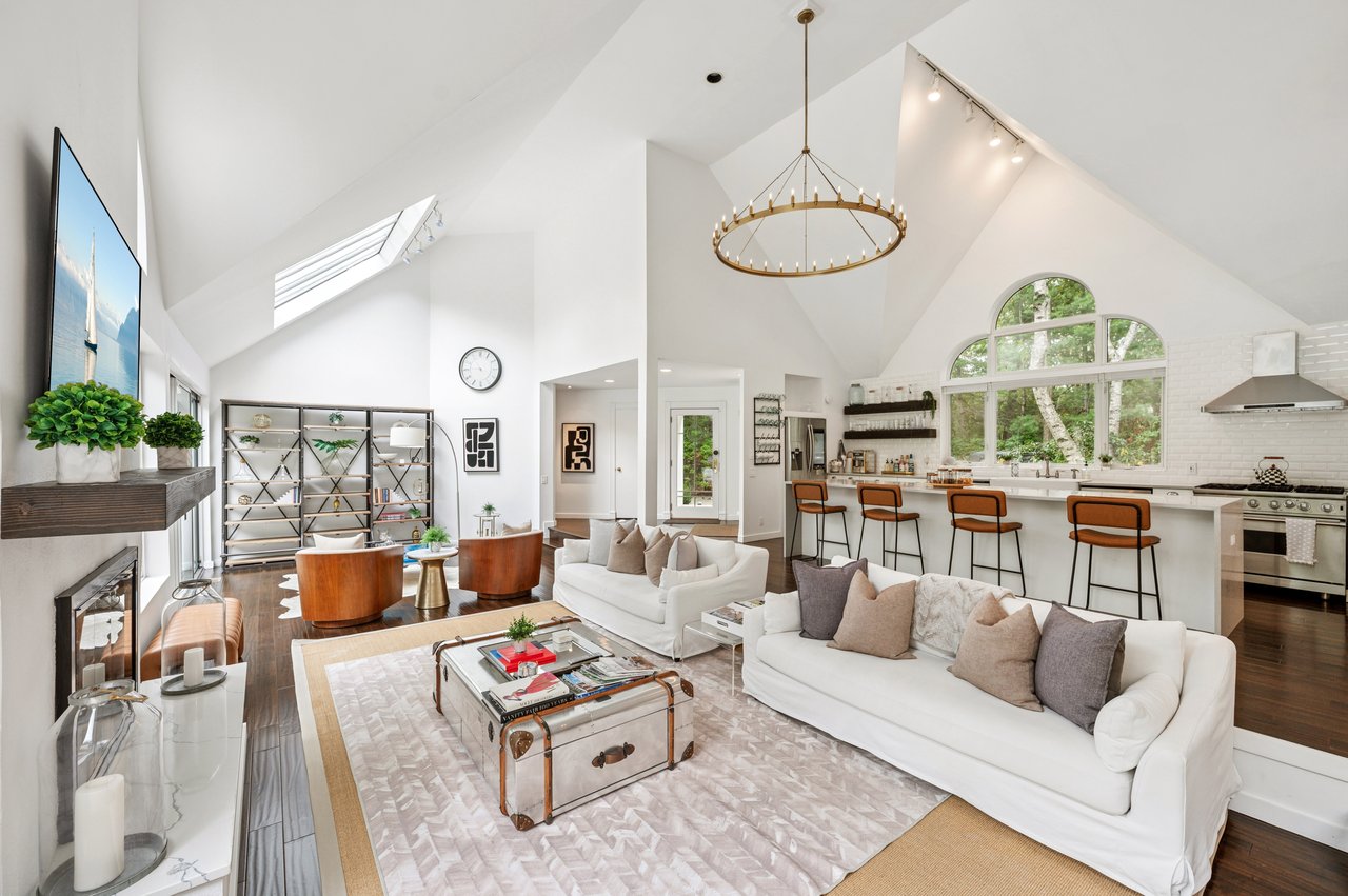 707 Hands Creek Road
