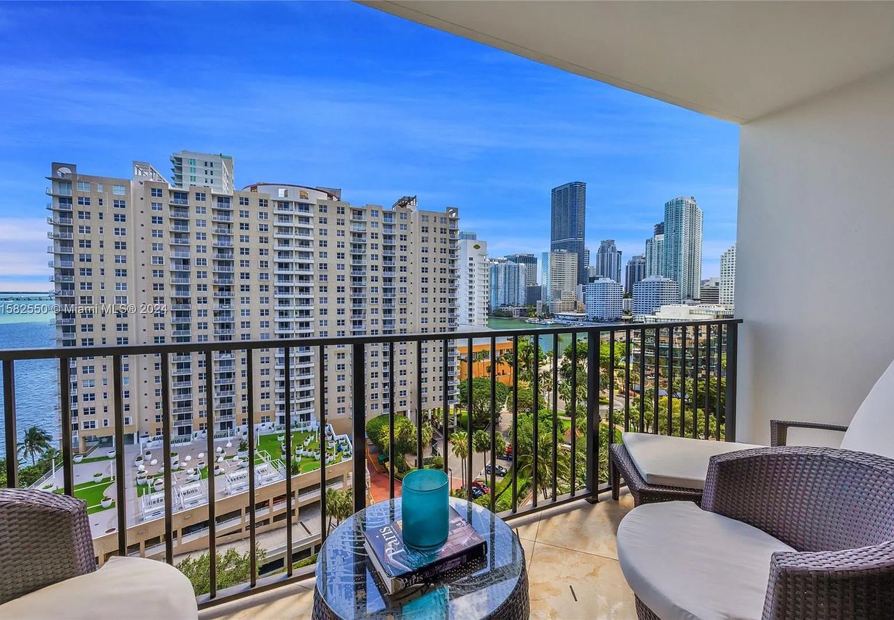 520 Brickell Key Dr #A1505