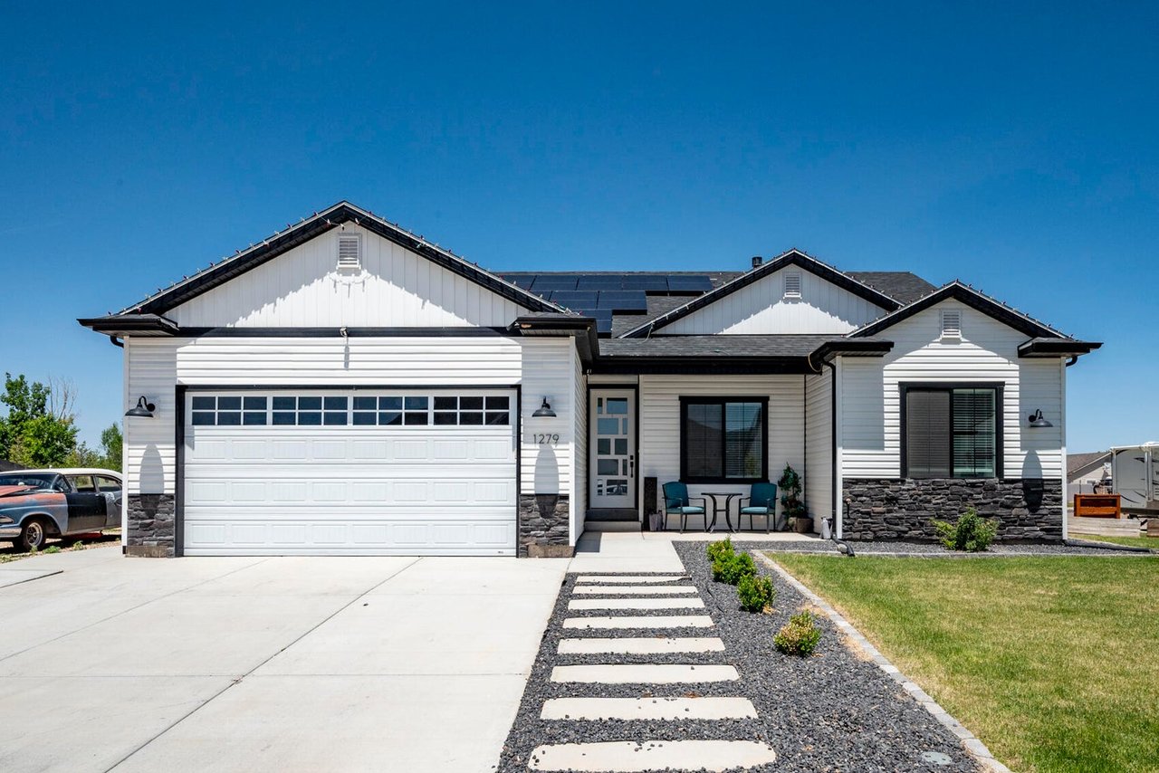 1279 E 4375 N