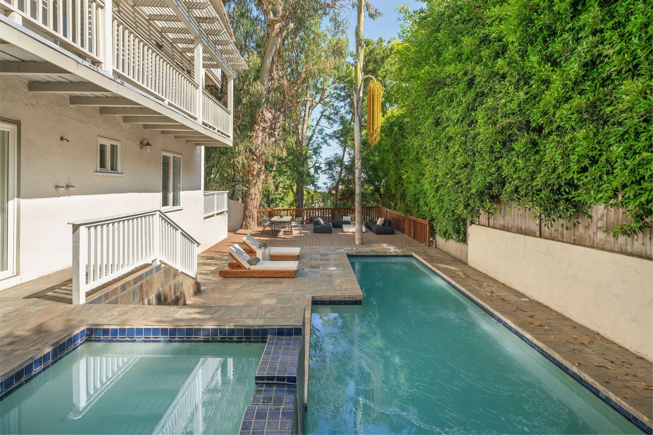 9146 St Ives Dr, Sunset Strip