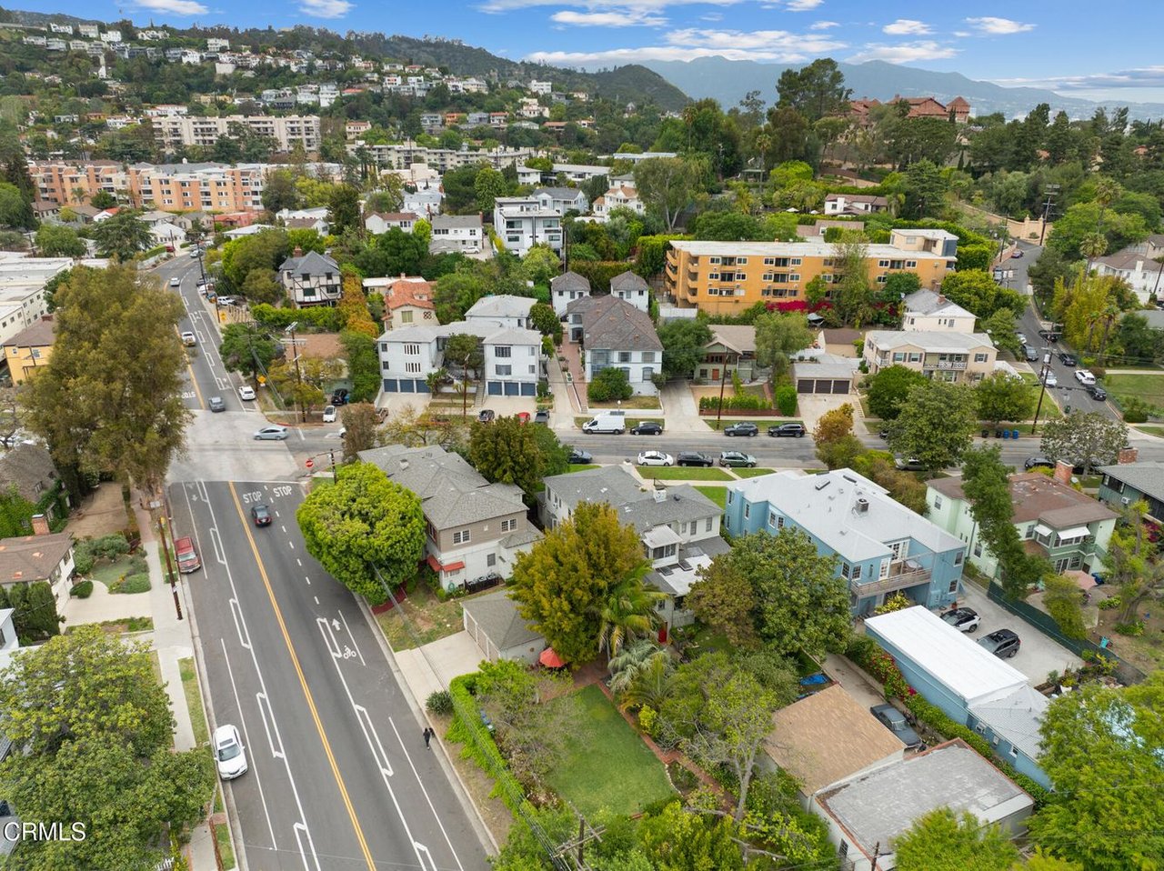 3272 Rowena Ave