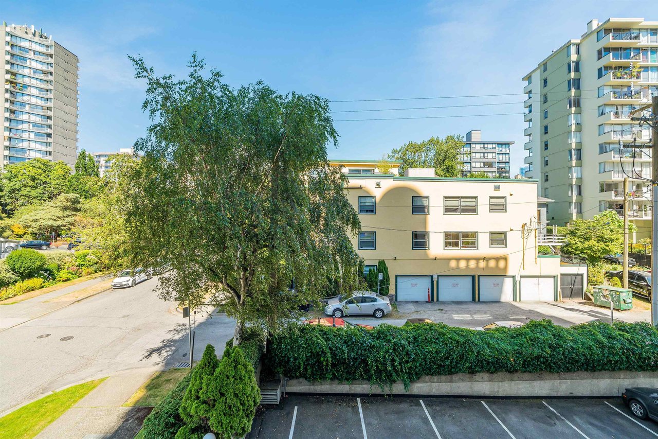 1575 Beach Ave, #303