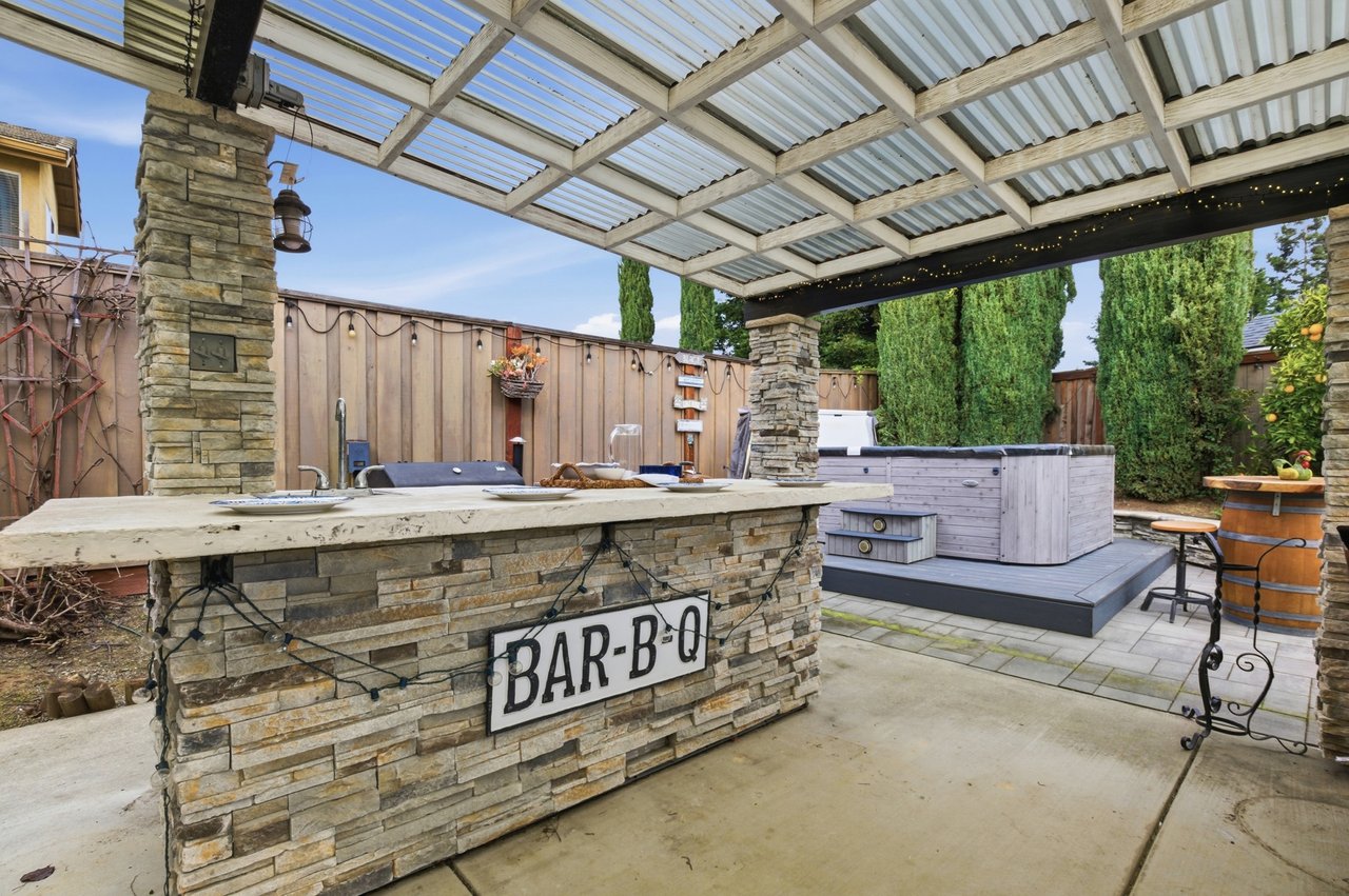 670 Hubbs Court, Benicia 