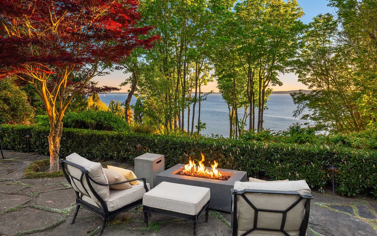 Historic Waterfront Estate in Magnolia