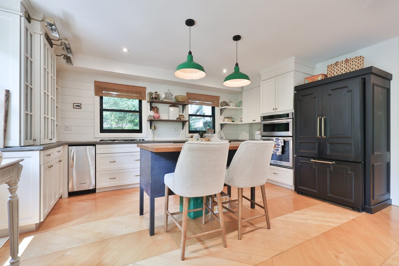 52 Kerr Street, Oakville