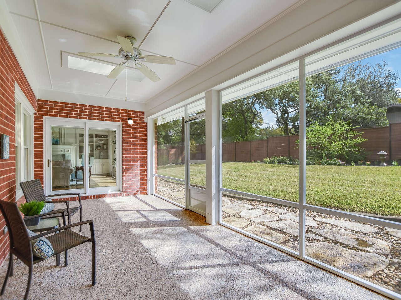 203 Wallis Dr