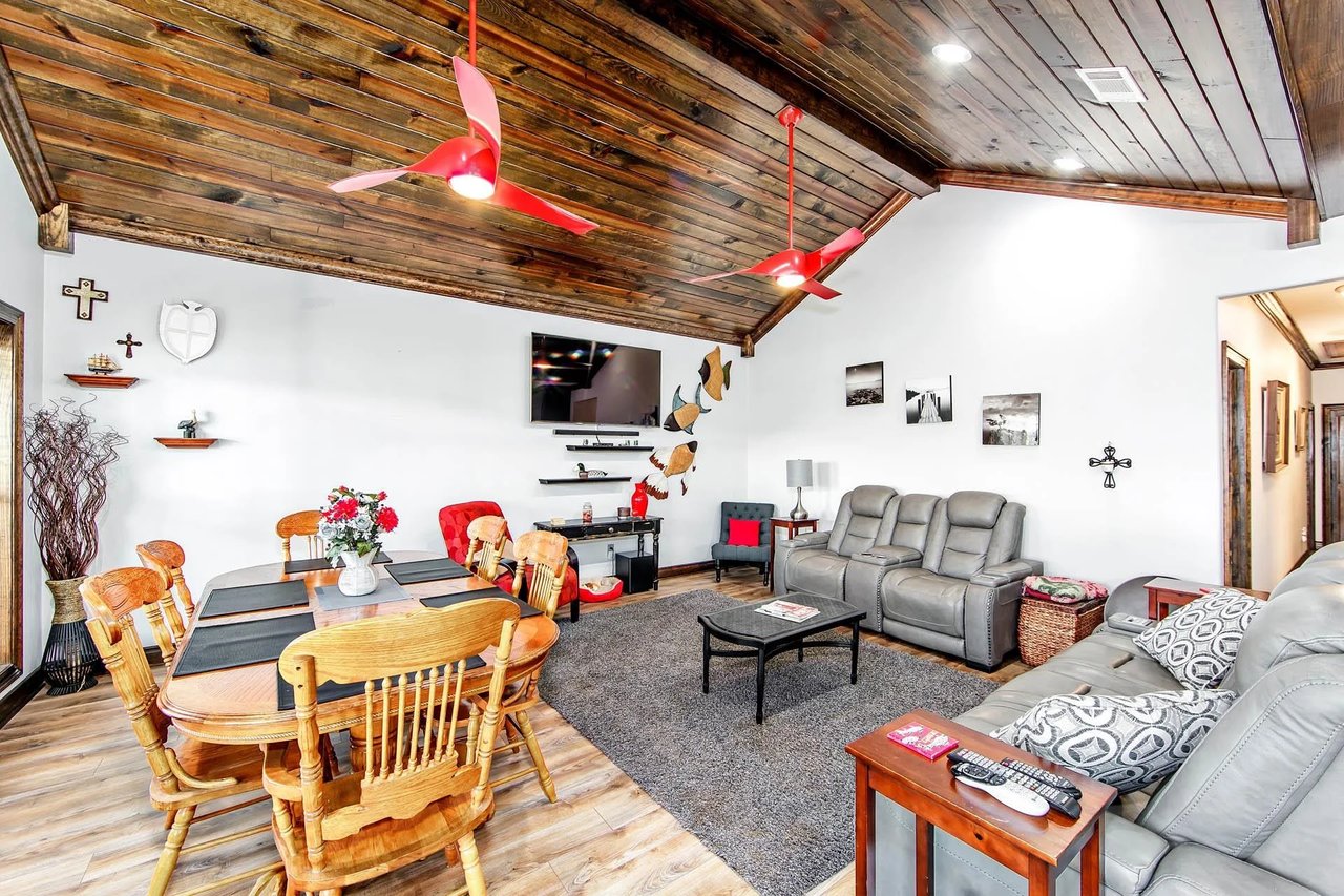 187 Trout Ct