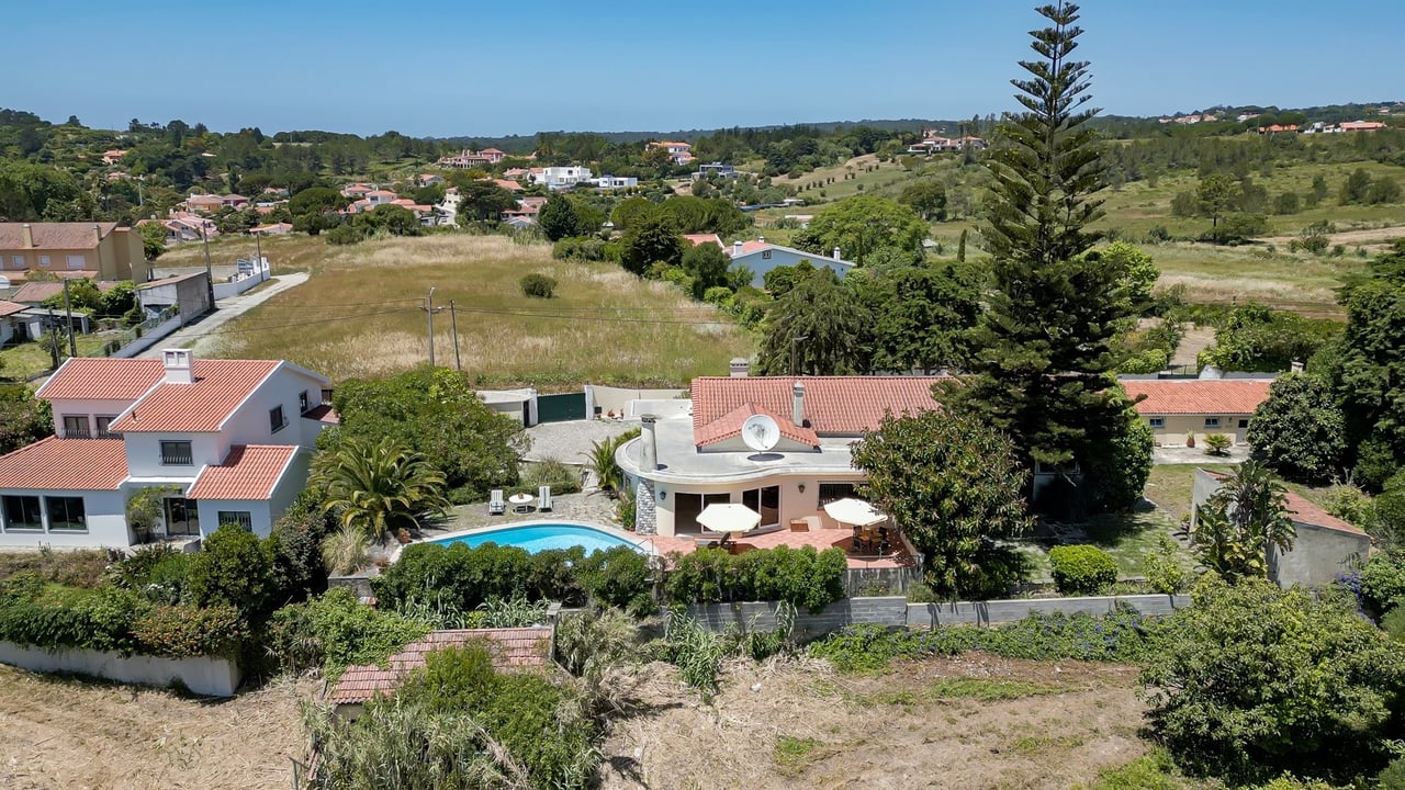 Exclusive Family Villa with Expansive Gardens Near Sintra’s UNESCO Heritage Centre
