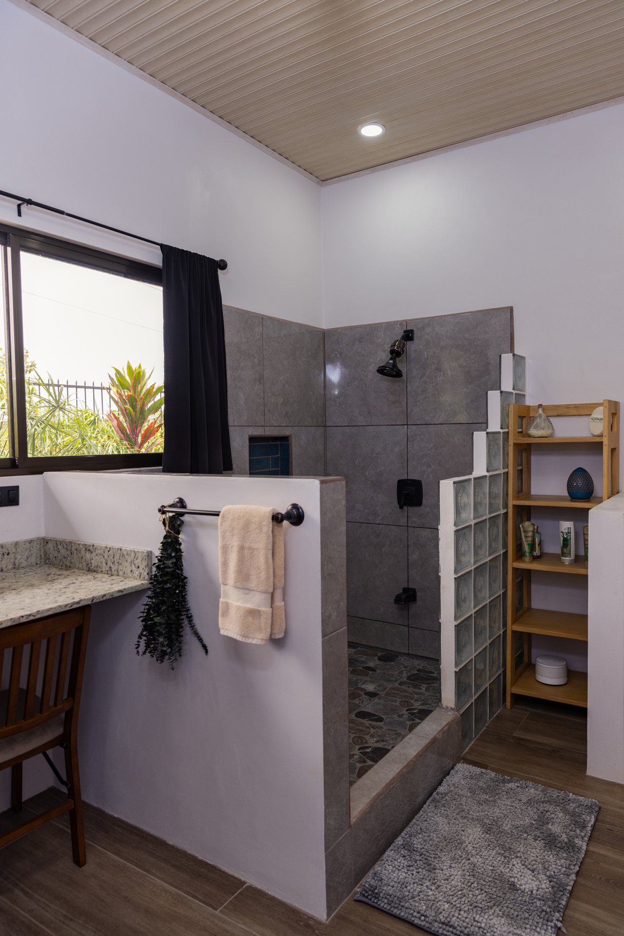 Turnkey Modern Home Near Quepos Marina – Move-In Ready! 2BDR&2BATHS