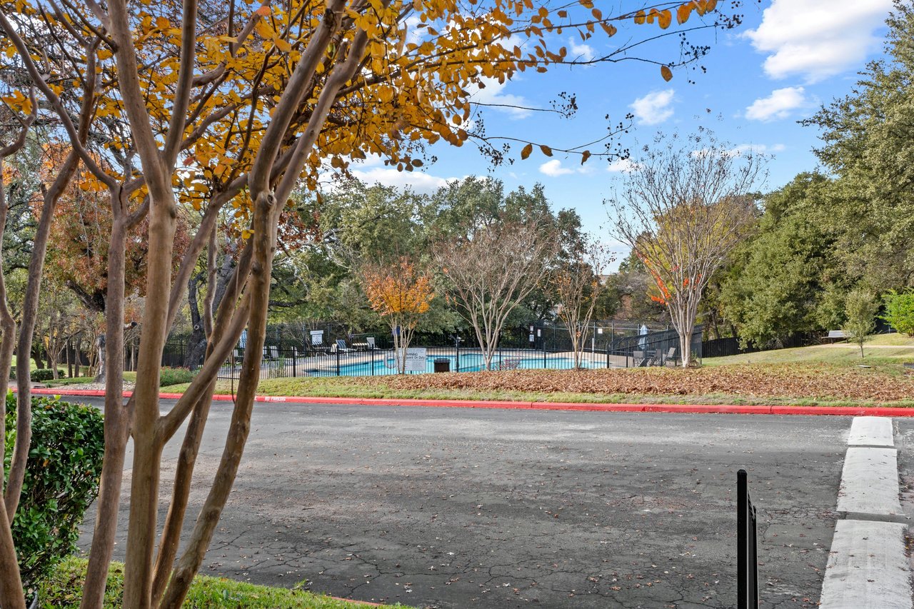 Bright & Chic Corner Lot Home in Coppertree Condos
