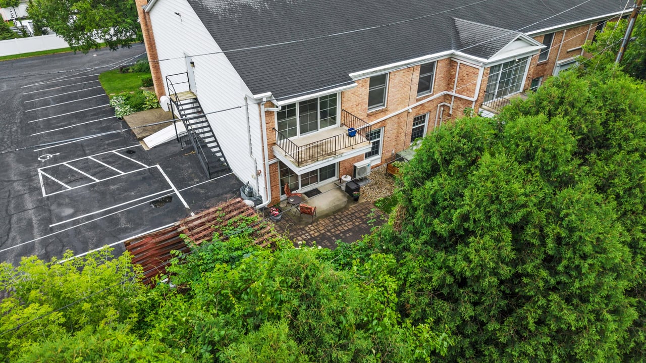 1305 W Main St 108 Lake Geneva, Wisconsin 53147 