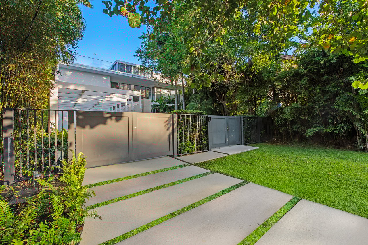 Mansion on N Venetian Way