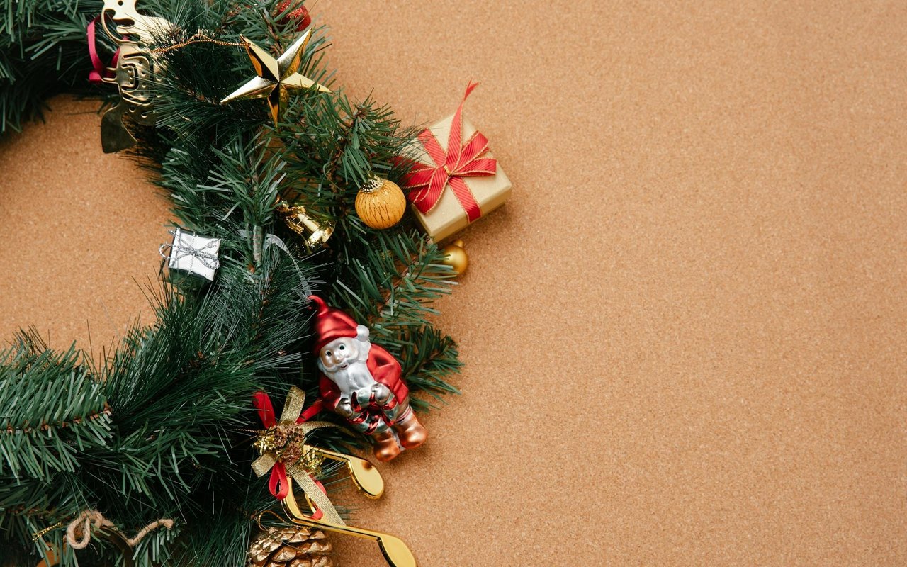 Happy Holidays from Red Oak Realty