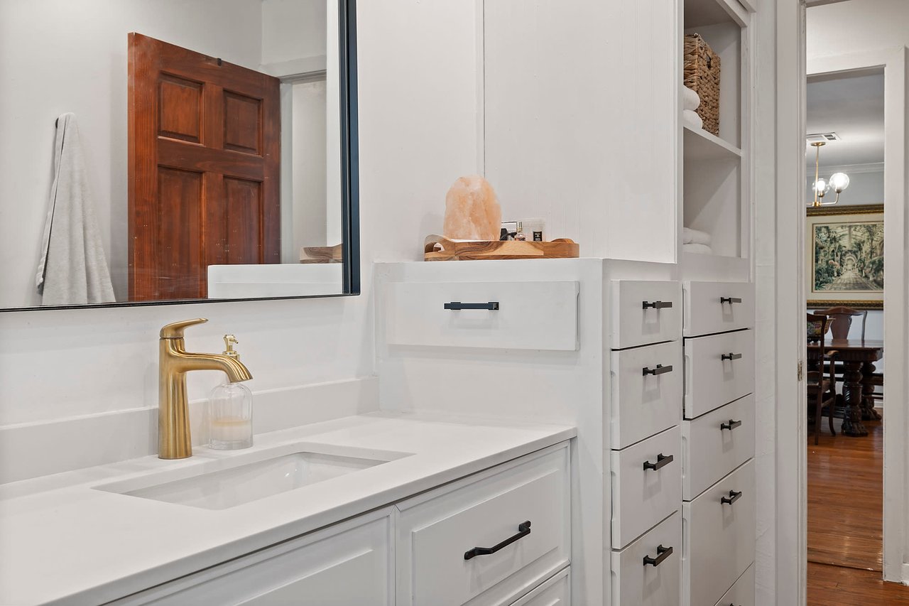 Bathroom vanity with quartz countertop, Tarrytown, Austin.