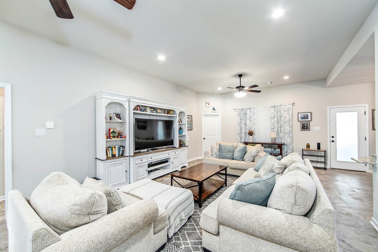 201 Coloby Station St