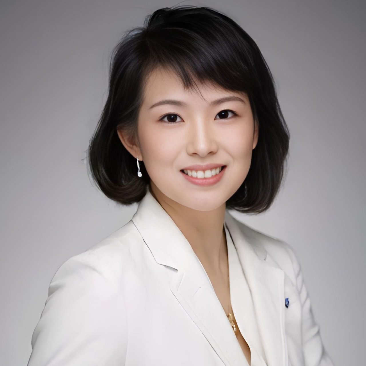 Anna Kang Oakville ON Real Estate Agent Headshot