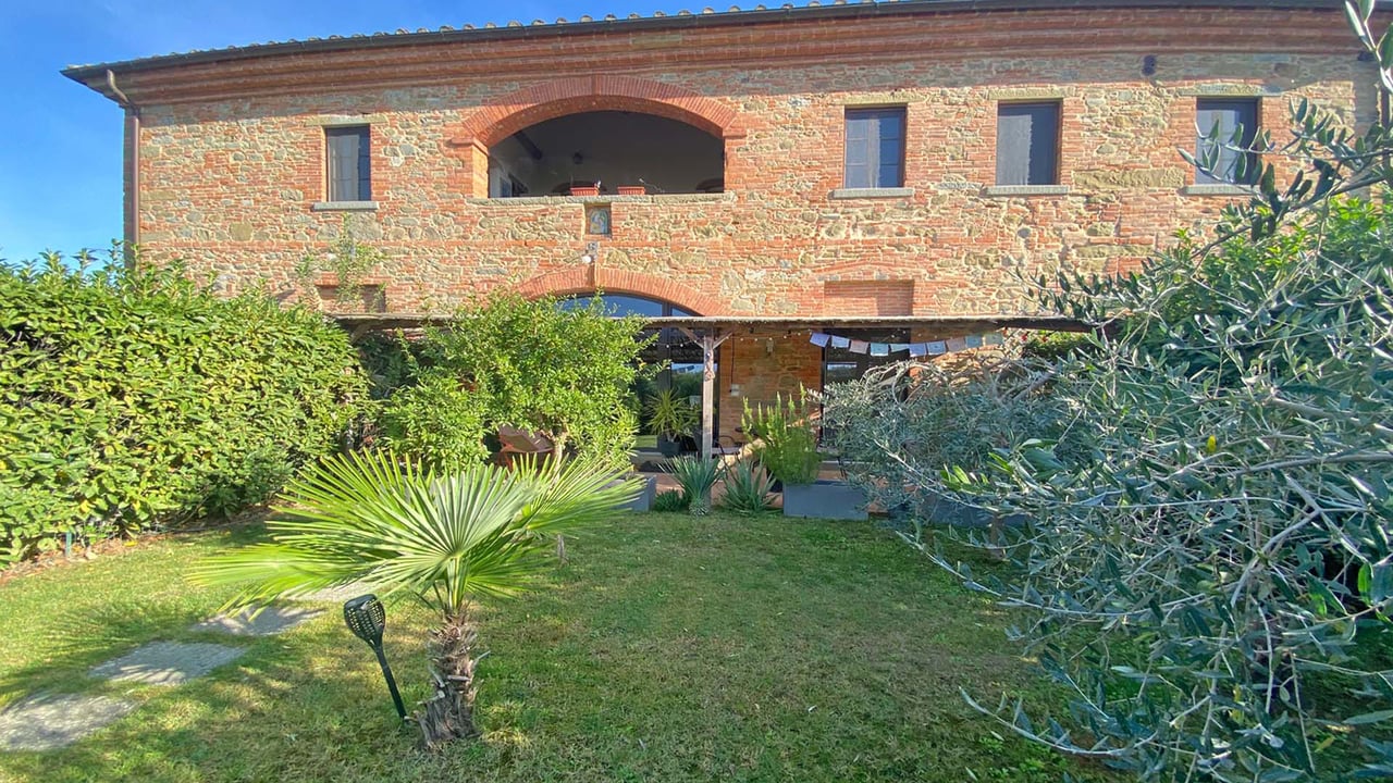 Modern apartment in residential complex near Cortona