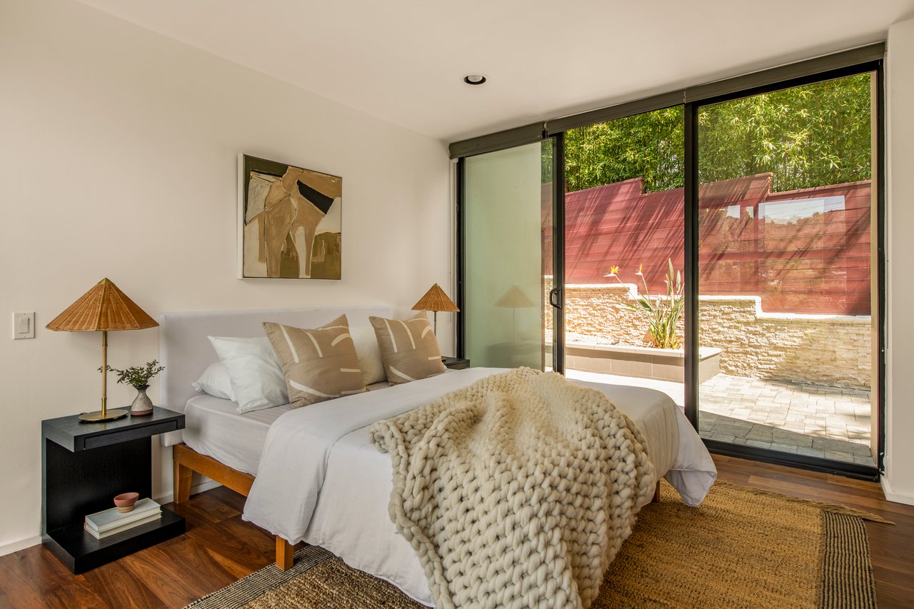 2506 Rinconia Dr, Hollywood Hills