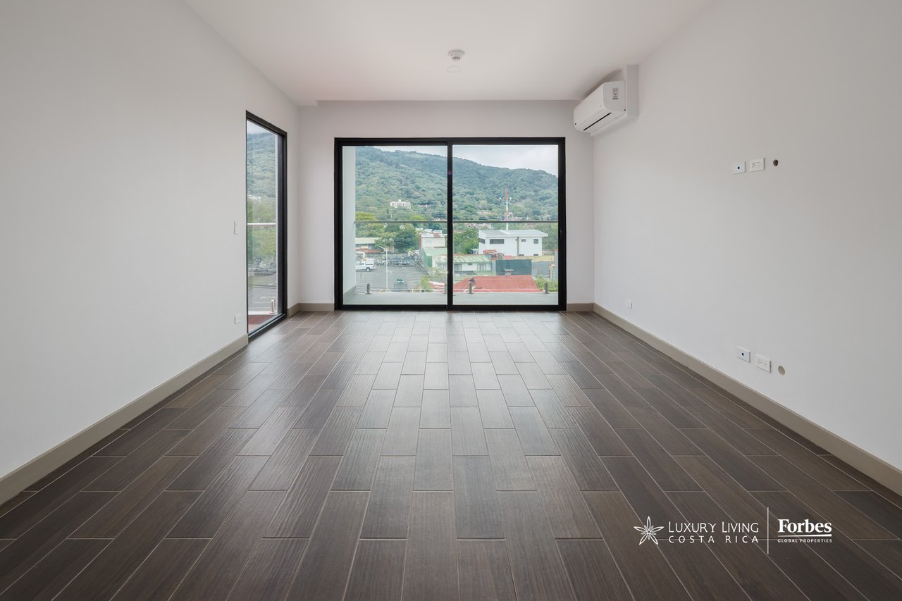 21469 - Contemporary penthouse for sale, spacious rooms and terraces