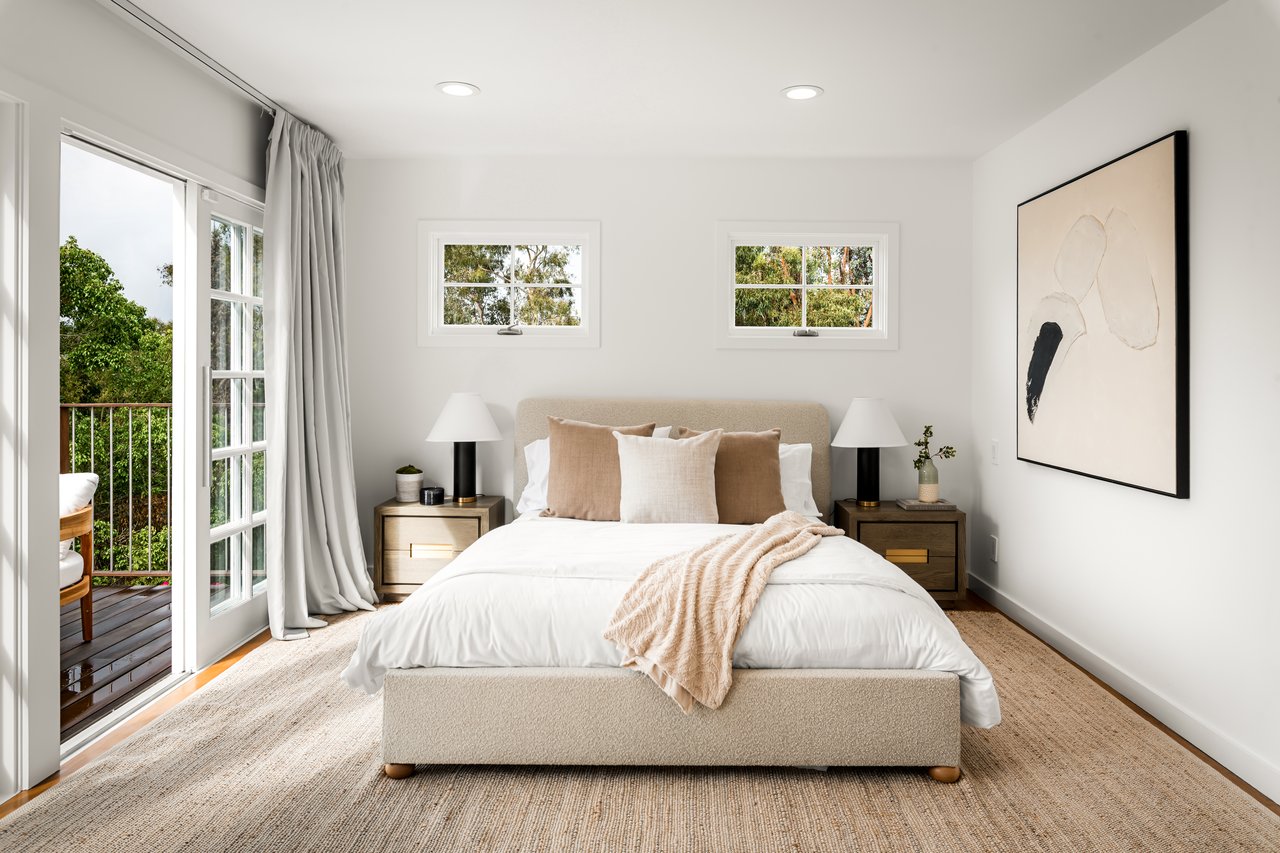 2745 La Cuesta Dr, Hollywood Hills