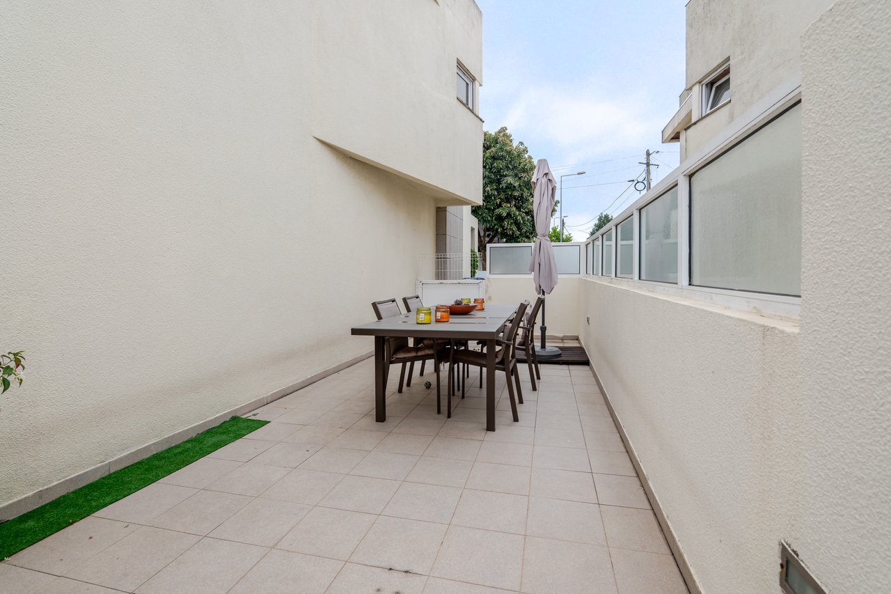 Luxury Four-bedroom Villa in Porto