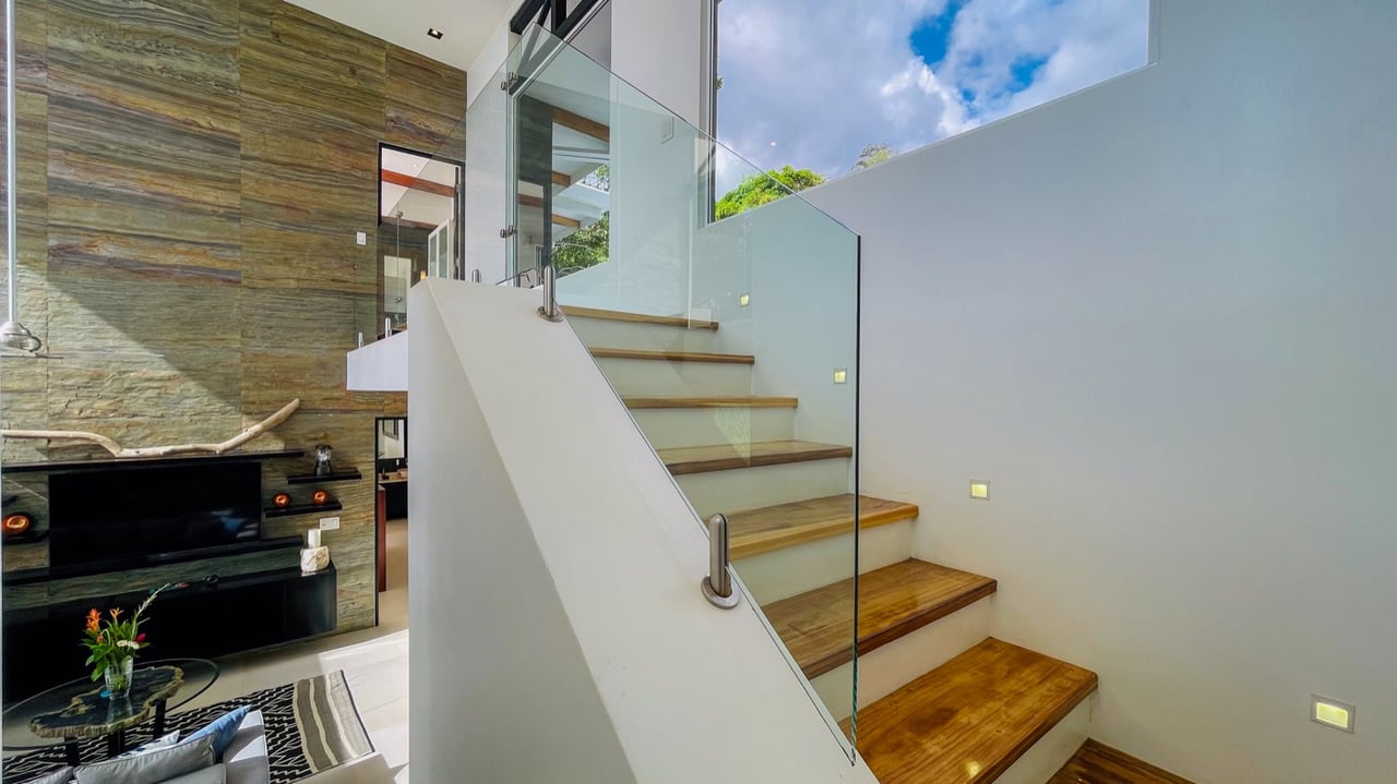 Luxury Retreat in Gated Community with Private Beach Access