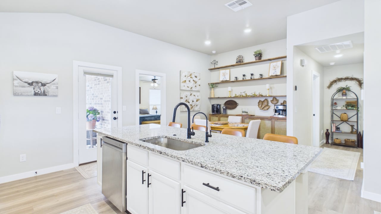 6108 Purtis Creek
