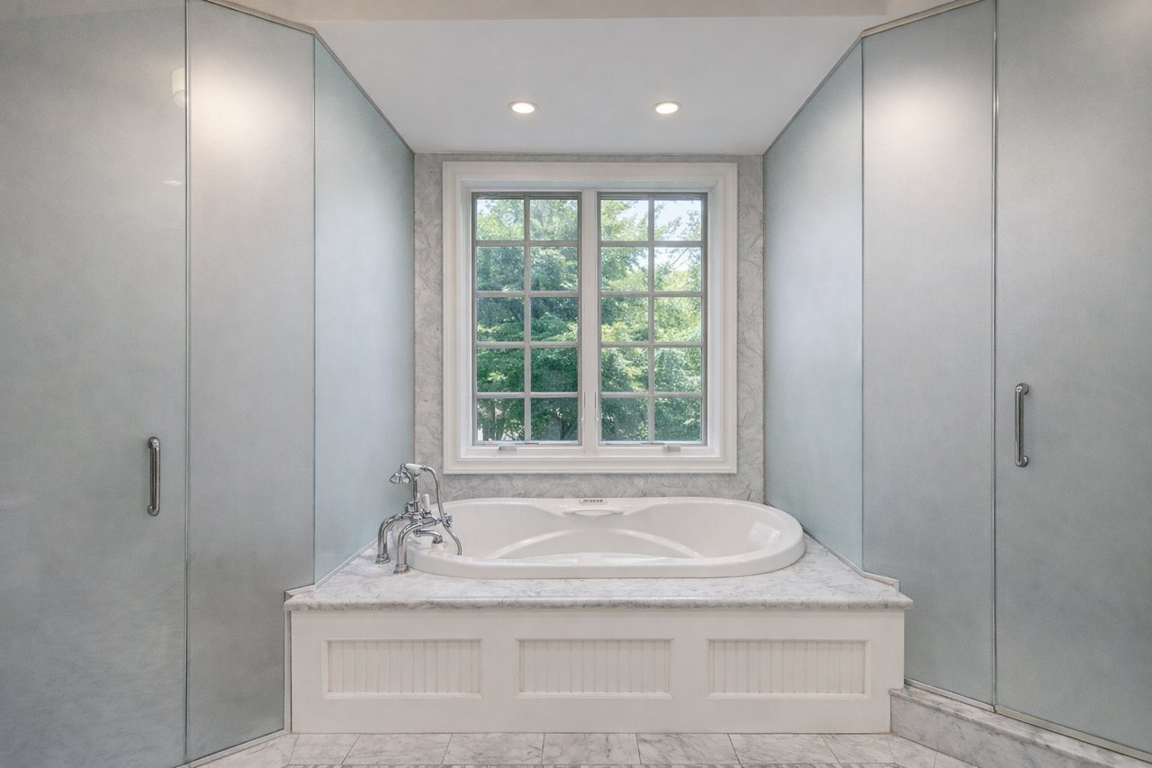 850 E 23rd Street private house