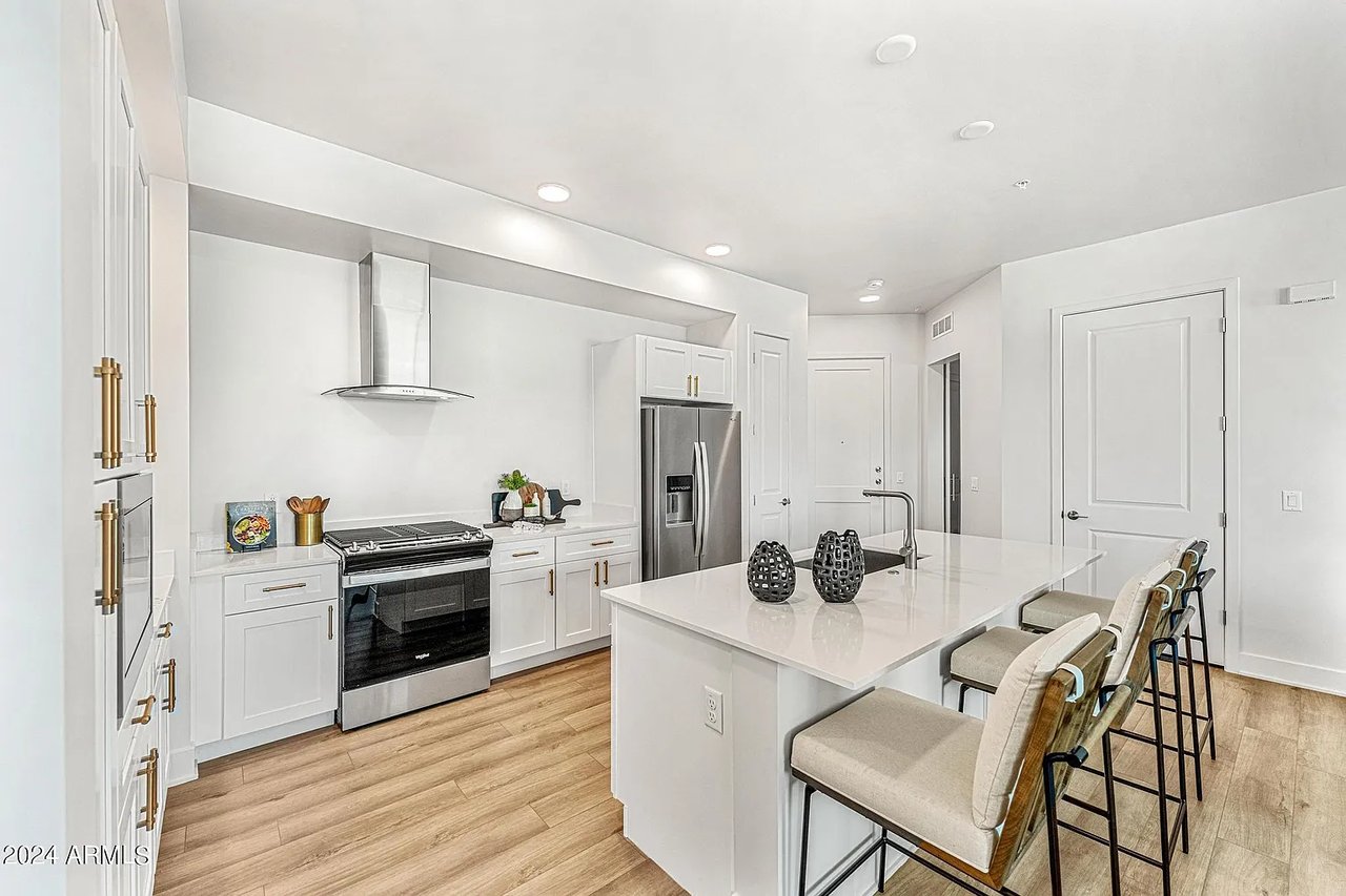 3131 N CENTRAL Avenue, 3015, Phoenix Unit: 3015