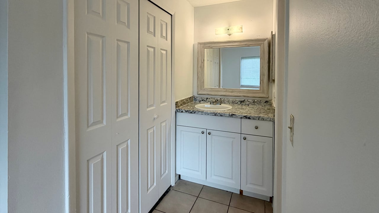 Spacious Ground-Floor Apartment for Lease in Winter Springs