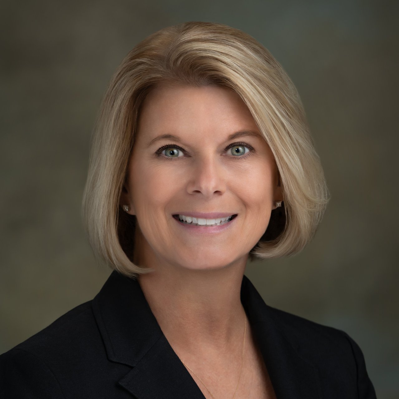 Poppy Brown Statesboro, GA Real Estate Agent Headshot