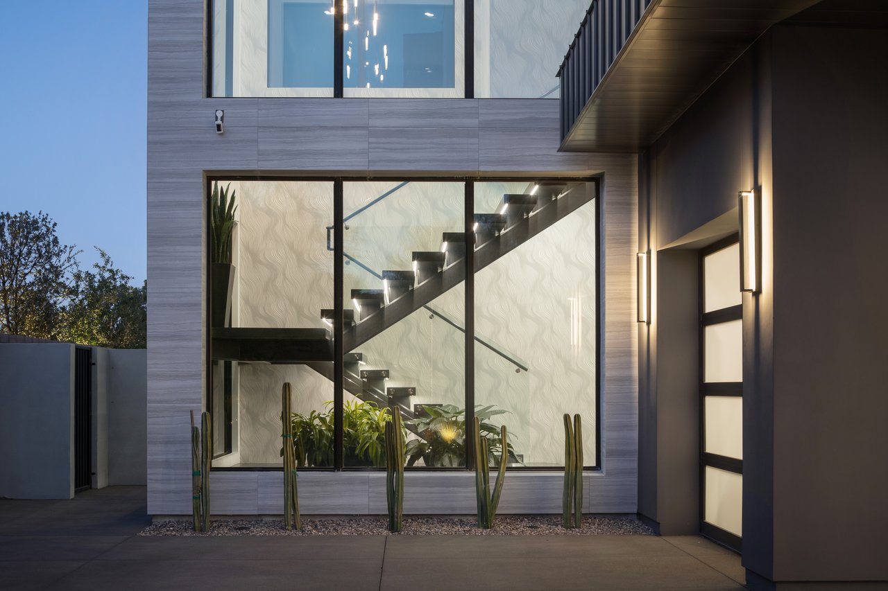 34 Sun Glow Ln, Las Vegas, NV 89135