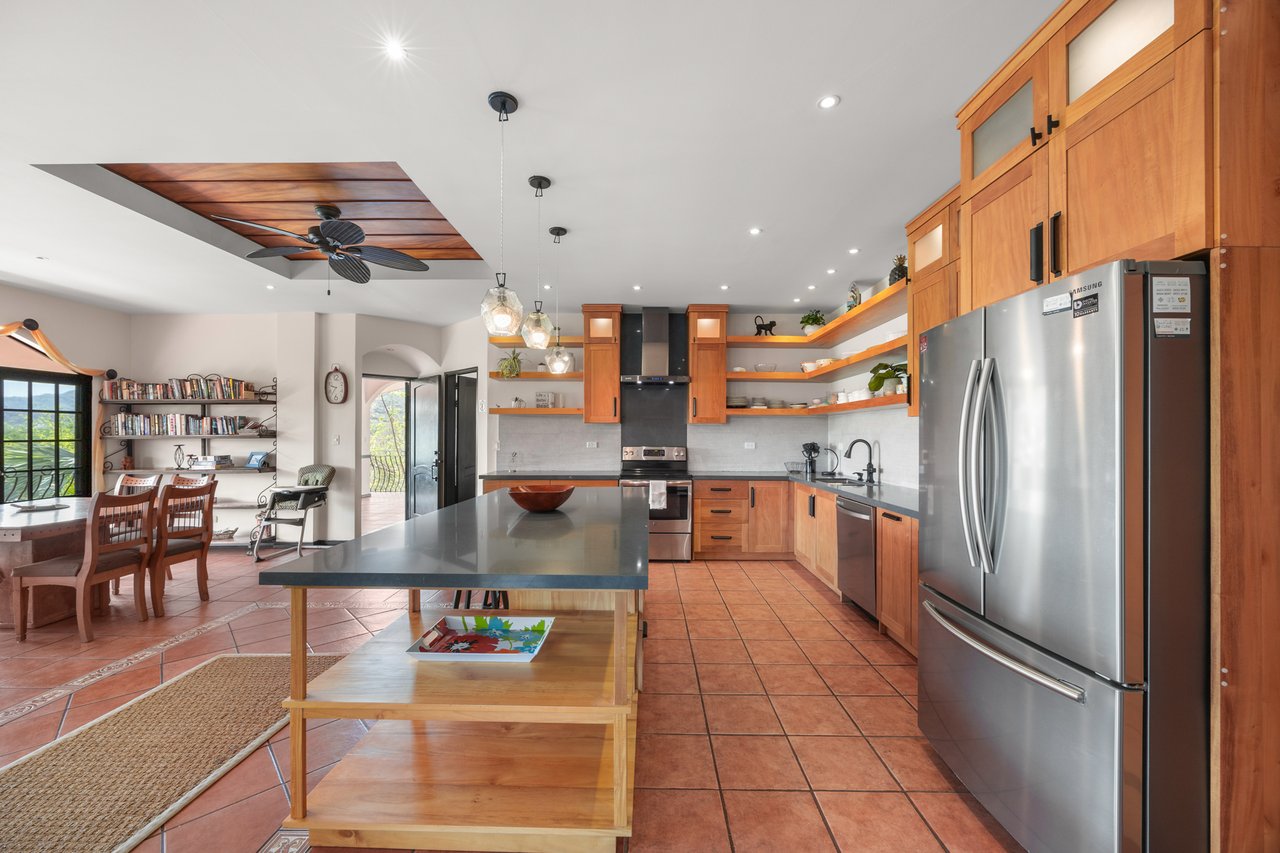 Casa Mimosa | Versatile Luxury Retreat Just 3 Minutes from Flamingo Beach