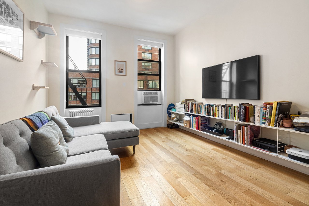 453 West 54th Street, #4B
