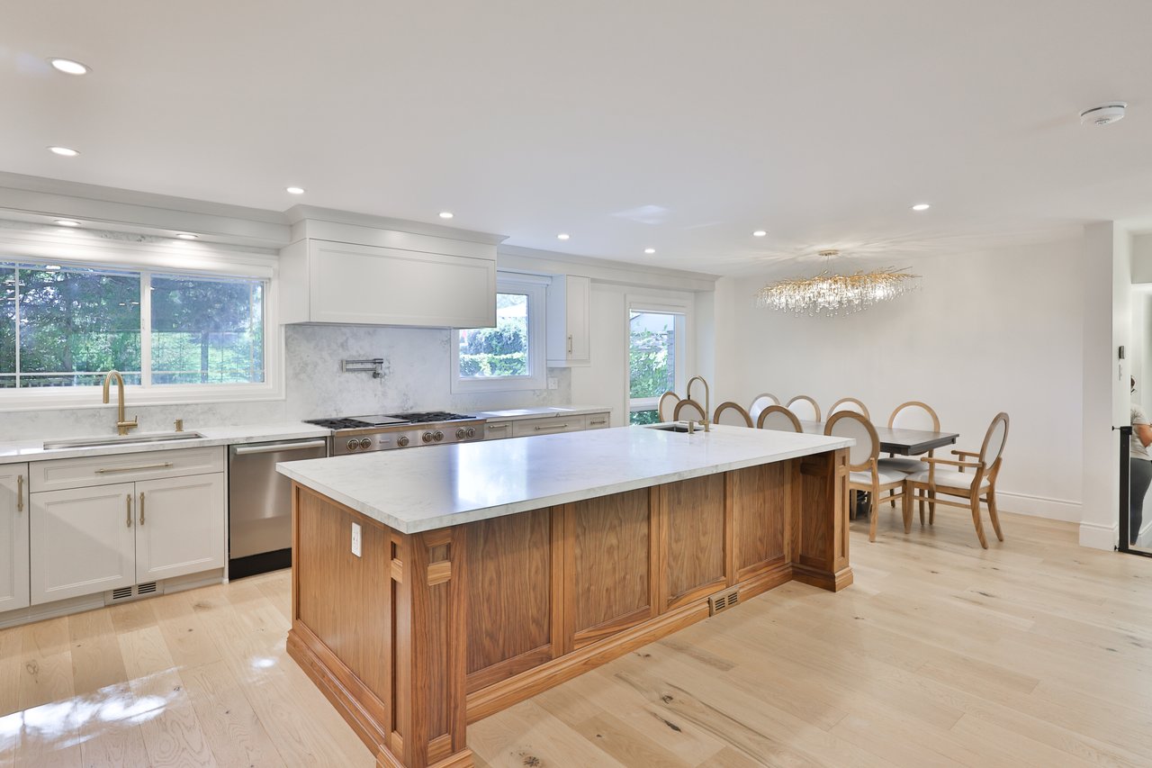 222 Vance Drive, Oakville