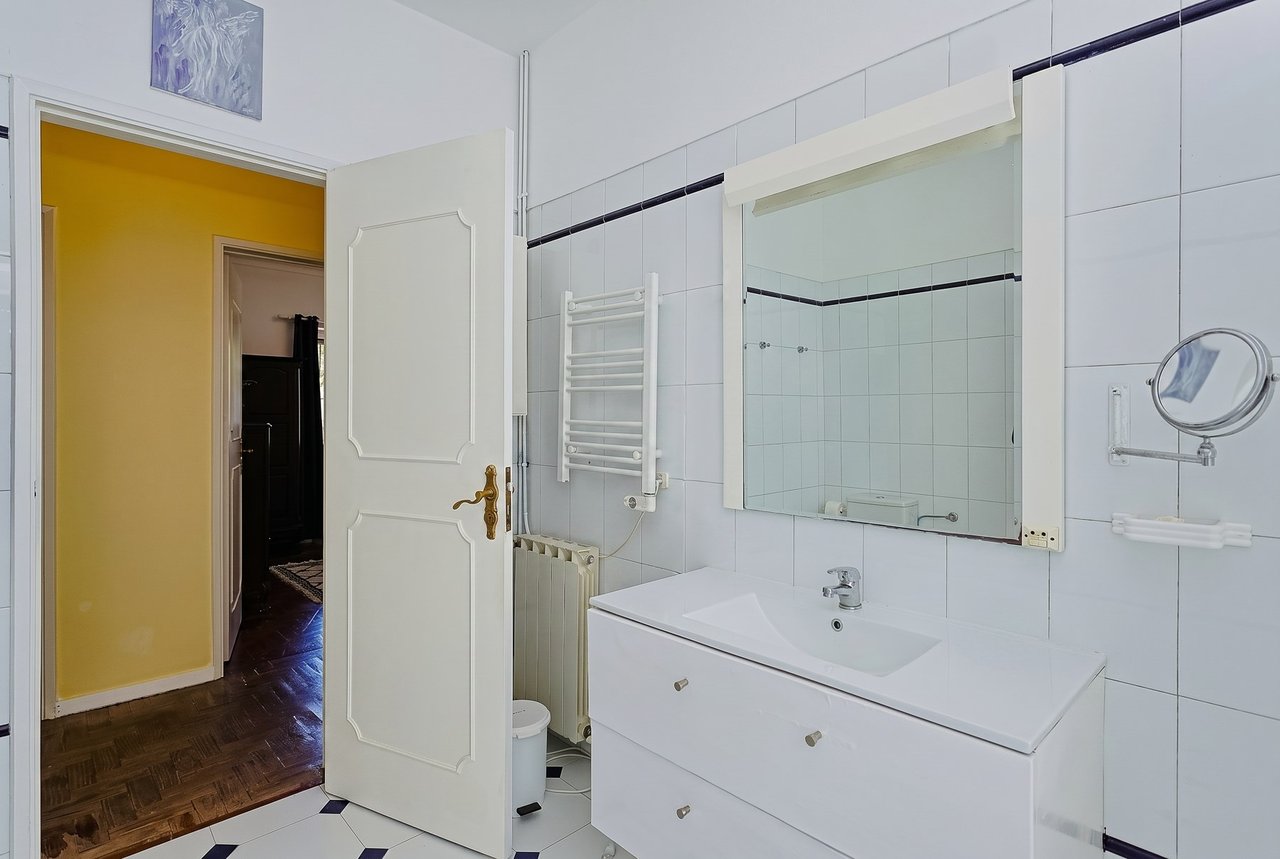 Exclusive Family Villa with Expansive Gardens Near Sintra’s UNESCO Heritage Centre