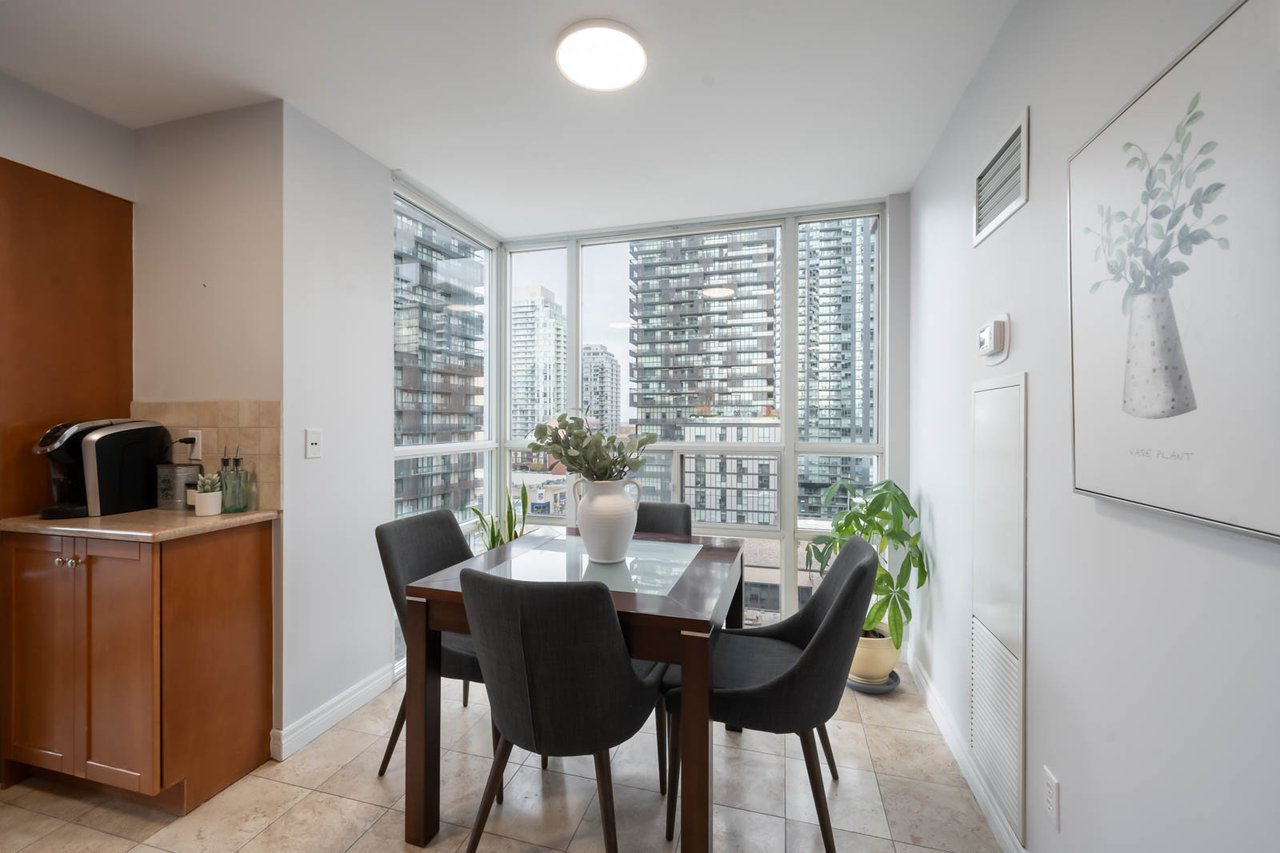 43 Eglinton Ave E Unit 1902 