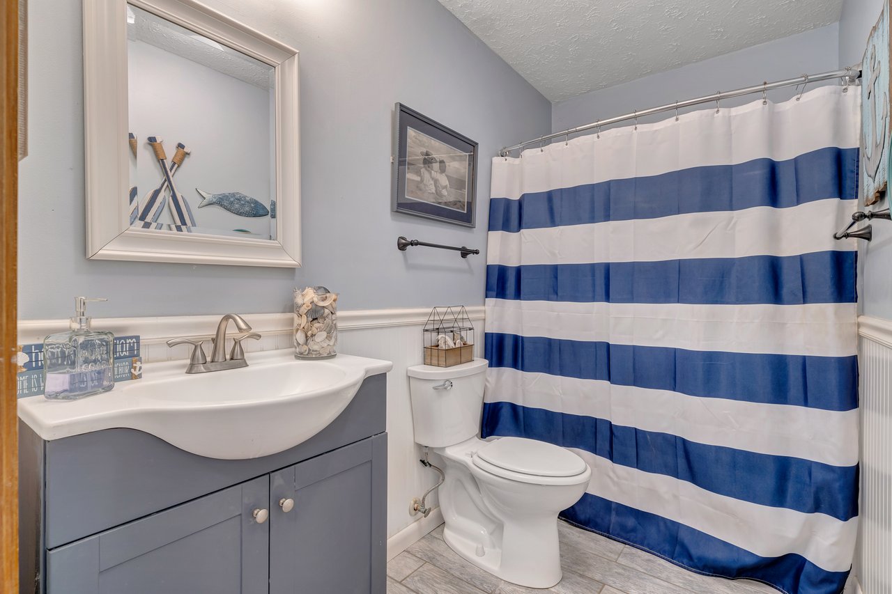 100 Sandpiper DR