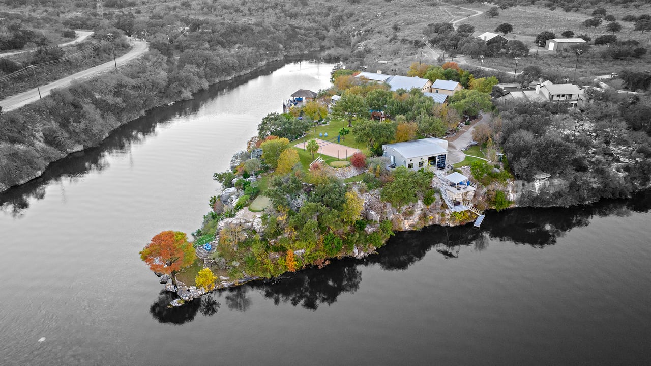 1450 Los Escondidos St