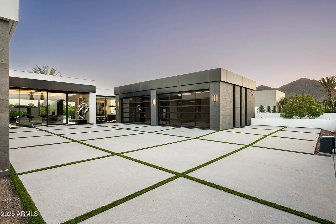 6911 E Jackrabbit Rd